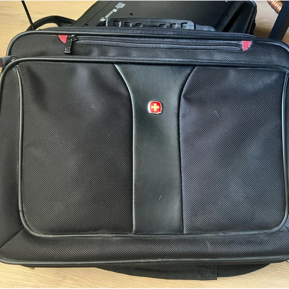 New Wenger Swiss Army Laptop /Messenger Bag